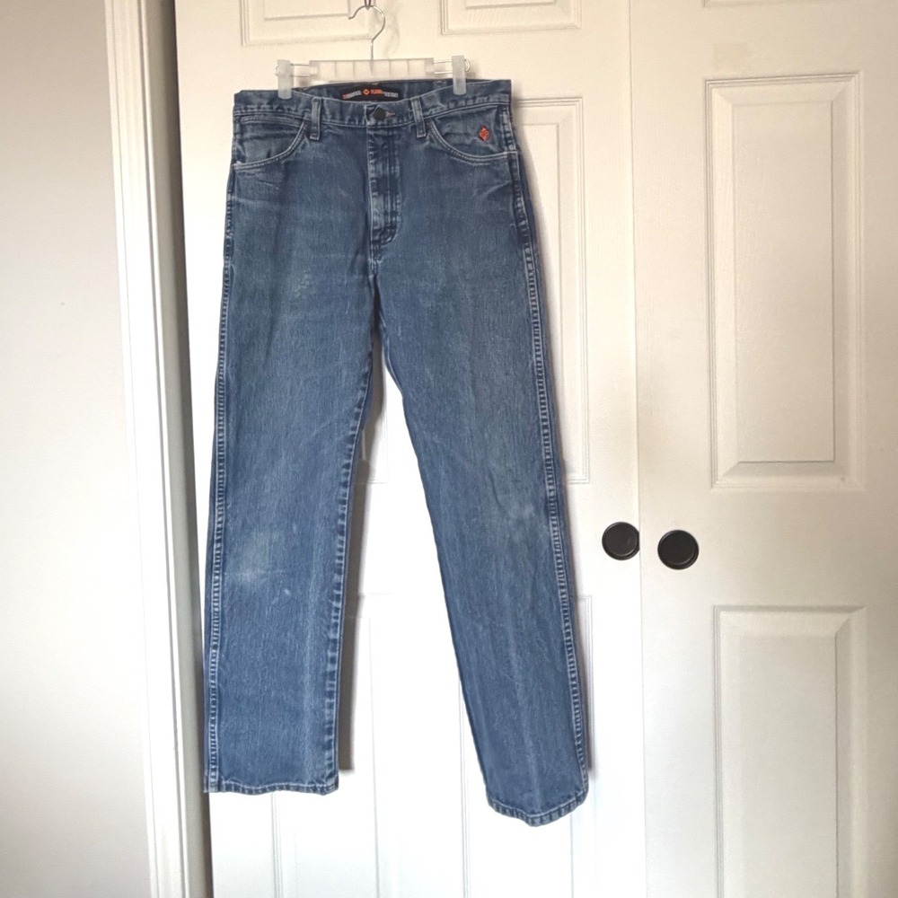 Wrangler FR Flame Resistant Relaxed Fit Jeans Mens 34x34 Medium Wash Denim A001